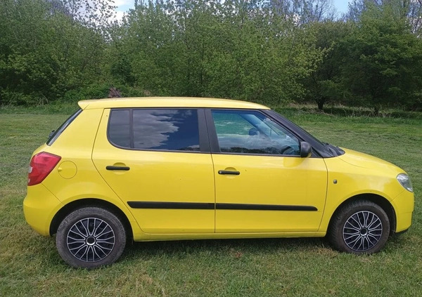 Skoda Fabia cena 12800 przebieg: 181000, rok produkcji 2009 z Częstochowa małe 137